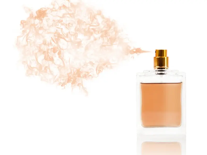 Perfumy 30 ml: na ile wystarczą? Poznaj triki na dłuższą trwałość